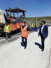 Transalpina de apuseni va avea o lungime de 78,43 de kilometri, 6.700 de metri pătraţi de piste de biciclete, 21 de staţii de autobuz, 12.610 metri pătraţi de trotuare, 14 poduri noi şi aproximativ 200 de podeţe. Au Inceput AsfaltÄƒrile Pe Transalpina De Apuseni Cel Mai Spectaculos Drum JudeÈ›ean Din Alba Ziarul Apulum