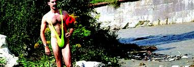 The borat banana hammock mankini is a male swimsuit that sacha noam baron cohen popularized in the movie borat. Borat Mankini Journalistenfilme De