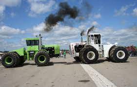 The last big bud rolled off the line in 1992. Horse Power 525 Hp Steiger Tiger Iv Vs 1 100 Hp Big Bud 16v 747 Big Tractors Tractors Vintage Tractors