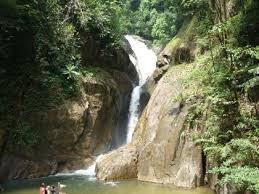 Sungai chiling fish sanctuary is one of the most beautiful natural attractions, a great place to go trekking, lots of fish & lots of fun (feeding ikan kelah / mahseer with fish. Sungai Chiling Fish Sanctuary And Waterfall