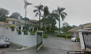 Adakah najib maafkan polis yang menggeledah rumahnya. Polis Kawal Rumah Najib Wanikiter