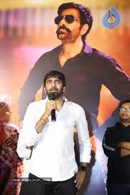 Watch the official teasers and trailers of krack, telugu film starring ravi teja & shruti haasan. Krack Movie Trailer Launch Photo 5 Of 21