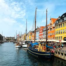 Die stadt hat 1153615 einwohner und liegt auf einer höhe von 4 metern über dem meerespiegel. Surp Travel Kopenhagen Bei Wem Steht Die Hauptstadt Von Danemark Auf Ganz Weit Oben Auf Der Reiseliste Danemark Reisen Wasser Schiffe Buntehauser Reisen Stadtereise Stadtetrip Uberraschung Uberraschungsreise Surptravel 42 Wo