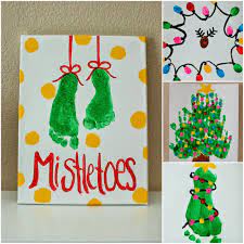 We love making our own christmas cards but it can get tricky coming up with new ideas that are simple enough for young children to be able to manage on their own. 15 Awesome Christmas Cards To Make With Kids You Baby Me Mummy Christmas Art For Kids Christmas Arts And Crafts Handprint Christmas