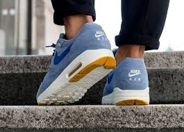 An official announcement by jordan brand regarding the release locations will be made as the release approaches, but for now, it appears that the blue moon and clay green will be exclusively to north america whereas the other two yellow ochre and track red styles will drop in europe. Nike Air Max 1 Premium Mini Swoosh Mountain Blue Grailify