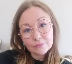 Swansea: Teacher ordered to pay £100 tax to have suitcase of clothes  shipped from Ukraine