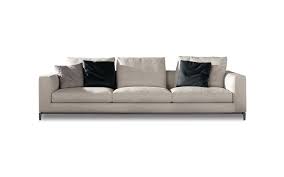 De collectie is verkrijgbaar in allerlei exclusieve stoffen en ledersoorten van minotti. Andersen