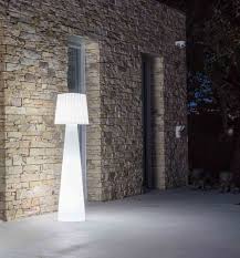 Outdoor Stehleuchte Lady Designer Stehlampe Fur Balkon Terrasse Garten Weiss