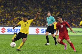 Tôi cho rằng con người của tuyển malaysia không thua kém việt nam quá nhiều. Viá»‡t Nam Ä'áº¥u Malaysia Malaysia Máº¥t Trá»¥ Cá»™t Run Ráº©y Ä'áº¥u Viá»‡t Nam Vietnamnet