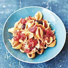 Jamie Oliver S Puttanesca Recipe Chatelaine Recipe Pasta Recipes Recipes Jamie Oliver Recipes