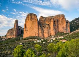 Se trata del monumento religioso de mayor relevancia de toda andalucía. 30 Destinos Imprescindibles Que Visitar En Espana Una Vez En La Vida