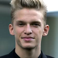 He and his family moved to california in 2010. Cody Simpson Nachrichten Videos Audios Und Fotos Mediamass
