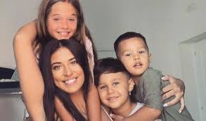 Antonia Si A Surprins Fanii Cu O Poza Nud Care A Acumulat Peste 150 000 De Like Uri Cum A Reactionat Alex Velea Si atenție in afara de maya, fetiţa antoniei din prima casatorie, cei doi mai au inca doi baieţi adoptaţi. surprins fanii cu o poza nud