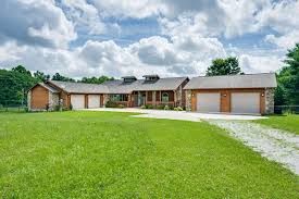 409 000 Beautiful Home 15 Acres 3 Acr Pond 15 Acr Property 3bd 2 Ba Contemporary Styling W Rich Wood Accents Vau Contemporary Style Homes Building A House Wooden Gazebo
