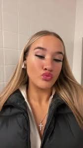 Candice Johnston's Instagram, Twitter & Facebook