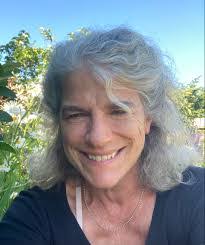 Lisa Markowitz's Instagram, Twitter & Facebook