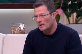 Stohl andrás majdnem magára vállalta a ceremóniamester szerepét is, mert kissé aggódott az erőltetett poénok miatt. Stohl Andras Tiz Kilot Fogyott Es Pszichologushoz Jart
