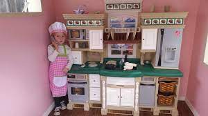 The step 2 create and play kitchen has everything your little chef needs to stay cooking for hours. Step 2 Deluxe Kitchen Walmart Com Walmart Com