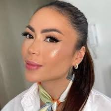 Dora Rincon's Instagram, Twitter & Facebook