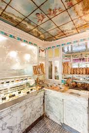 Photo D Une Ancienne Boulangerie Typique De Paris Le Moulin De La Vierge Paris Bakery Parisian Life Paris
