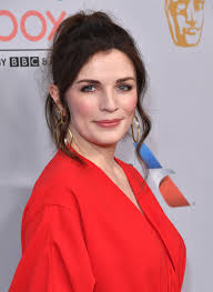 She won gilded balloon so you think you're funny award at the edinburgh festival fringe in 2012. Aisling Bea Style Clothes Outfits And Fashion Celebmafia