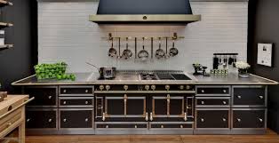 La Cornue Des Cuisinieres D Exception Sur Mesure Depuis 1908 Choses De Cuisine Deco Maison Cuisiniere