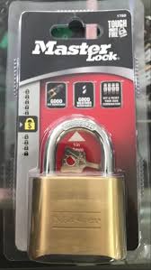 Coba pakai gantungan yang sedikit mencolok atau cukup besar tapi hindari bahan yang berat karena bisa merusak lubang kunci. Harga Kunci Gembok Master Lock Terlengkap Agustus 2021