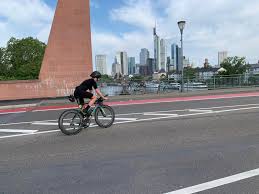 Der ironman frankfurt punktete auf der radstrecke insbesondere mit seinem welligen profil, das sich durch idyllische orte schlängelte. Ironman Frankfurt Die Neue Radstrecke Im Check Blog Artikel Tri Deals