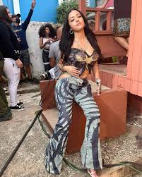 Malu Trevejo : rFamousLatinas