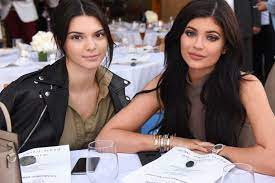 Find the perfect kendall and kylie jenner stock photos and editorial news pictures from getty images. Kendall And Kylie Jenner Sold Only Two Of Their Controversial Tupac Shirts Glamour