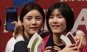 이다영 본인은 부상으로 국대경기는 빠졌지만(도쿄올림픽 김연경이 2020 여자배구 국가대표 얼짱 1위로 이다영을 뽑았다.28. ë°°êµ¬ ìŠˆí¼ ìŒë'¥ì´ ì´ìž¬ì˜ ì´ë‹¤ì˜ í¥êµ­ìƒëª…ì„œ í•œì†¥ë°¥ ì„¸ê³„ì¼ë³´