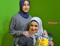 Aplikasi cari jodoh cocok untuk para jomblo yang lagi mencari kenalan, pacar, bahkan pasangan hidup. Ibu Tunggal Jual Ikan Bilis Tidak Harap Suami Kaya Wilayahku