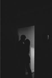 Black And White Kiss Silhouette Dobry Wieczor Kochanie Tesknilem Kissing Silhouette Couple Silhouette Romances Ideas
