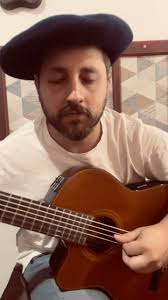 “Tempo” era o nome do pingo, costeava no corredor… 🎼 Sentando as cordas no  guitarron e lembrando esse arranjo da “Meu Tordilho Destino”, parceria com  @marcelomendesvet e @maurosilva.vet que foi ano ...