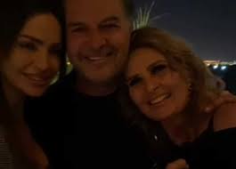 يسرا تتألق بفستان أبيض على الطراز الفرعوني وتبه. Ubv8vwobes5vtm