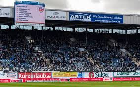 Moin moin ihr vom hansa virus infizierten gestalten hier werdet ihr das ein oder andere bild bzw. 3 Liga Fans Von Hansa Rostock Sorgen Polizei Einsatz Auf Der Autobahn