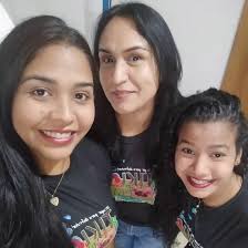 Oficialmente les presentamos a la familia tikibar. Somos el equipo que hará  tu día aún más especial ✨ Nuestra familia está conformada por: ° Gricelda  Rivas ° Luis Pereda ° Daniela Pereda °