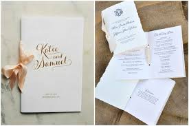 Molto semplicemente ci si iscrive gratis online su canva.com, e si può cominciare: Libretto Messa Matrimonio Da Scaricare Gratis