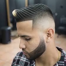 Comb Over Pompadour Degrade A Blanc Haut Coupe De Cheveux Homme Coupe Cheveux Homme Coupe De Cheveux Coiffure Homme