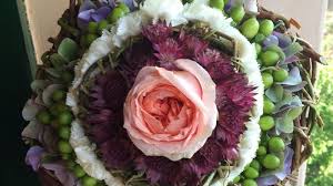 Wisst noch nicht, welche farbe, welche blumen in dieser fotostory zeigen wir euch hochzeitsstrauß beispiele, die hochzeitsfotograf. Welcher Brautstrauss Wird Sie Zum Altar Begleiten Dominican Expert