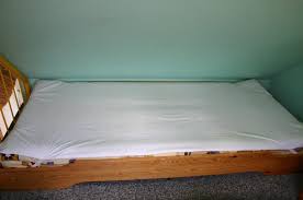 Das auf der matratze liegende gewicht kann sich durch die verschiedenen bereichebesser und gleichmäßiger verteilen. Durchgelegene Matratzen Bunte Villa Prerow Holidaycheck Mecklenburg Vorpommern Deutschland