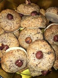 Nussmakronen Haufle Von Koschka7 Chefkoch Rezept Nuss Makronen Makronen Lebensmittel Essen