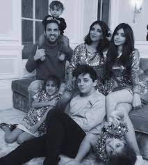 He is of spanish nationality and belongs to catalan spanish ethnicity. Cesc Fabregas Soler On Twitter Time To Make It A Family Of 8 I Think So Familyfirst Complete