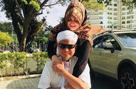 Ustaz arifin ilham meninggal dunia pada 22 mei 2019. Baru Terkuak Sikap Asli Ustaz Arifin Ilham Saat Poligami Dibeberkan Istri Mediadepok Id