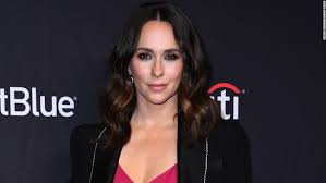 Jennifer love hewitt's net worth is $18 million, according to the richest. D2gntmqmzjl Qm