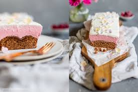 Backen sie sich saftigen kuchen im frühling oder sommer. Hallo Fruhling Schokokuchen Mit Himbeer Mousse Haube Alles Und Anderes