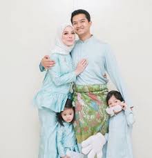 Vivy yusof didalam akaun sosial media miliknya sendiri telah menghina golongan b40 dan m40 2 yıl önce. Cofounder Fashionvalet Duck Vivy Yusof Dan Suami Dapat Title Baru Kisah Dunia