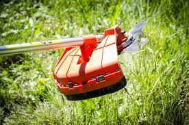 Berbagi sedikit tips dan trik, cara memotong rumput dengan cepat menggunakan gunting rumput manual. Yuk Kenali 10 Rekomendasi Mesin Potong Rumput Kecil Dan Tips Perawatannya