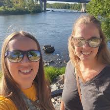 Carole Holm's Instagram, Twitter & Facebook