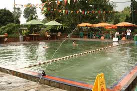 Pemandangan Di Kolam Private Foto Sumber Air Panas Sari Ater Bandung Tripadvisor